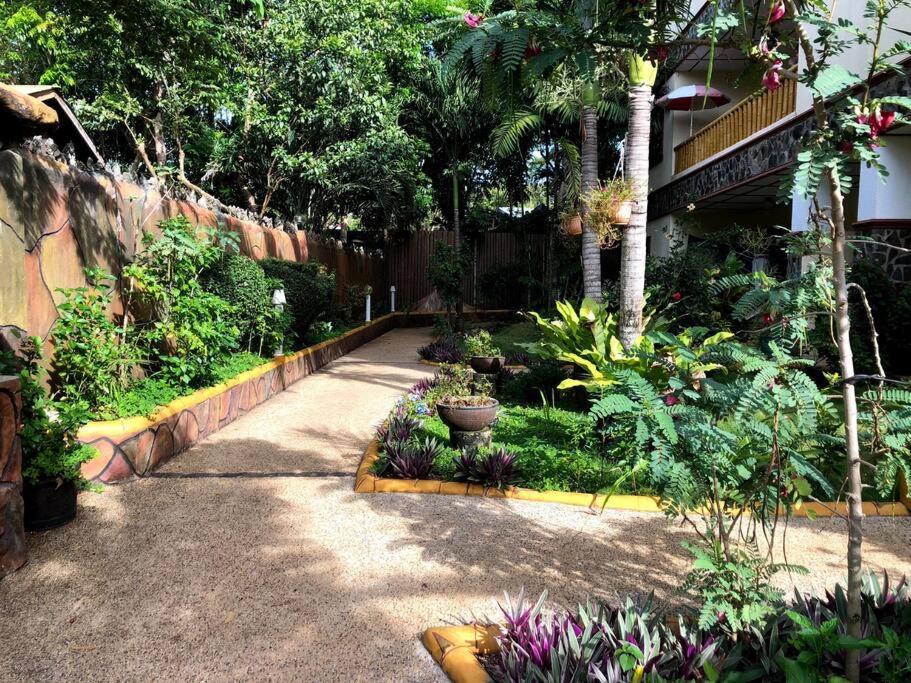 Alona Park Residence - 3 Bedroom Apartment- Alex And Jesa Unit Panglao Exterior foto