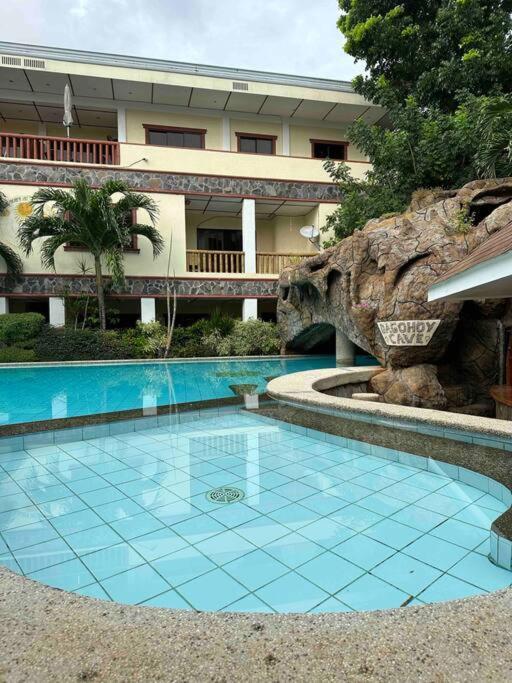 Alona Park Residence - 3 Bedroom Apartment- Alex And Jesa Unit Panglao Exterior foto