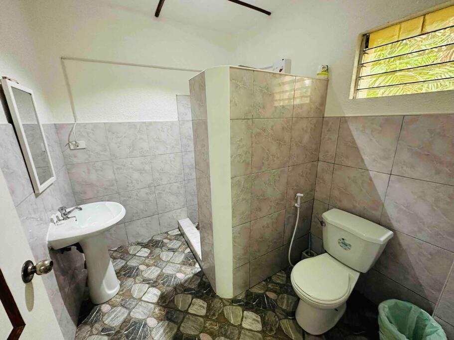 Alona Park Residence - 3 Bedroom Apartment- Alex And Jesa Unit Panglao Exterior foto